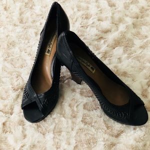 American Eagle black platforms